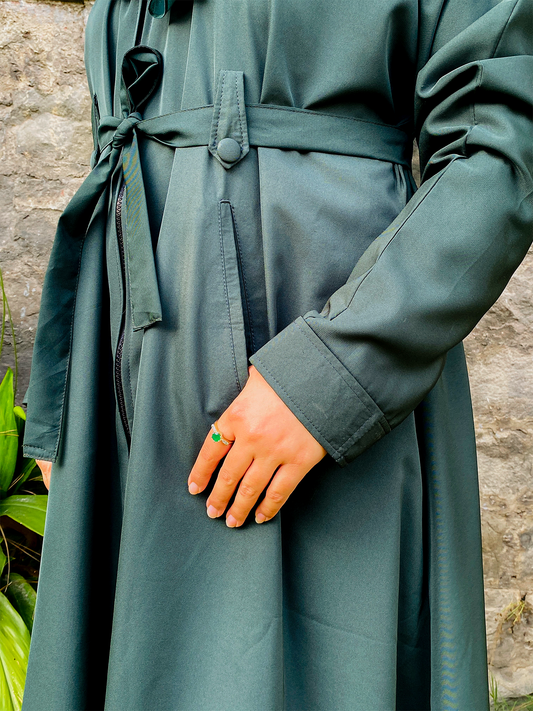 Emerald Grace Zip-Up Abaya – Effortless Style in Every Step