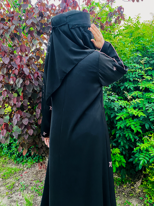 Midnight Grace Abaya – Charm in Every Stitch